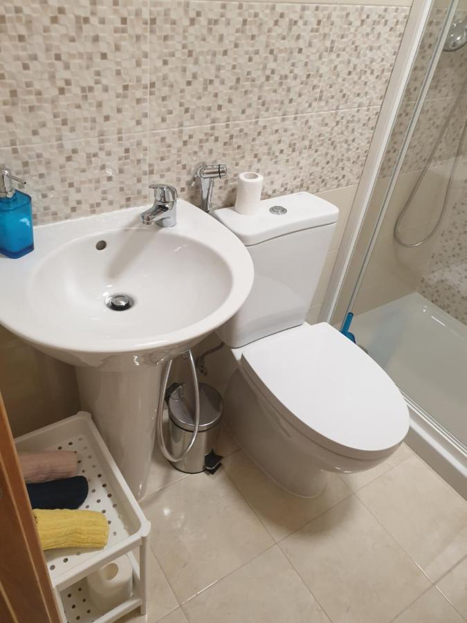 Lisbon Hostel Terminal 4 Екстериор снимка